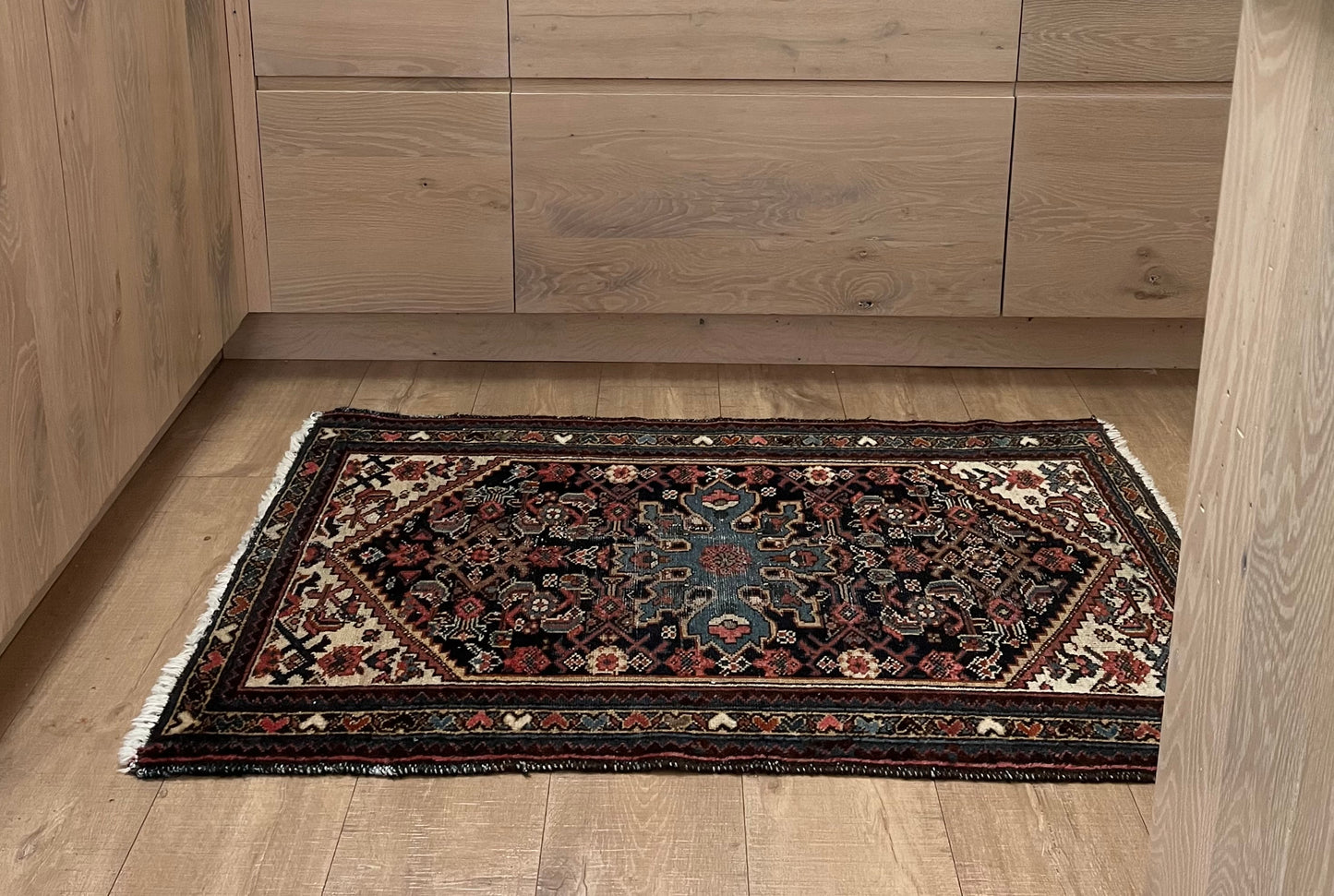 Lila Vintage Persian