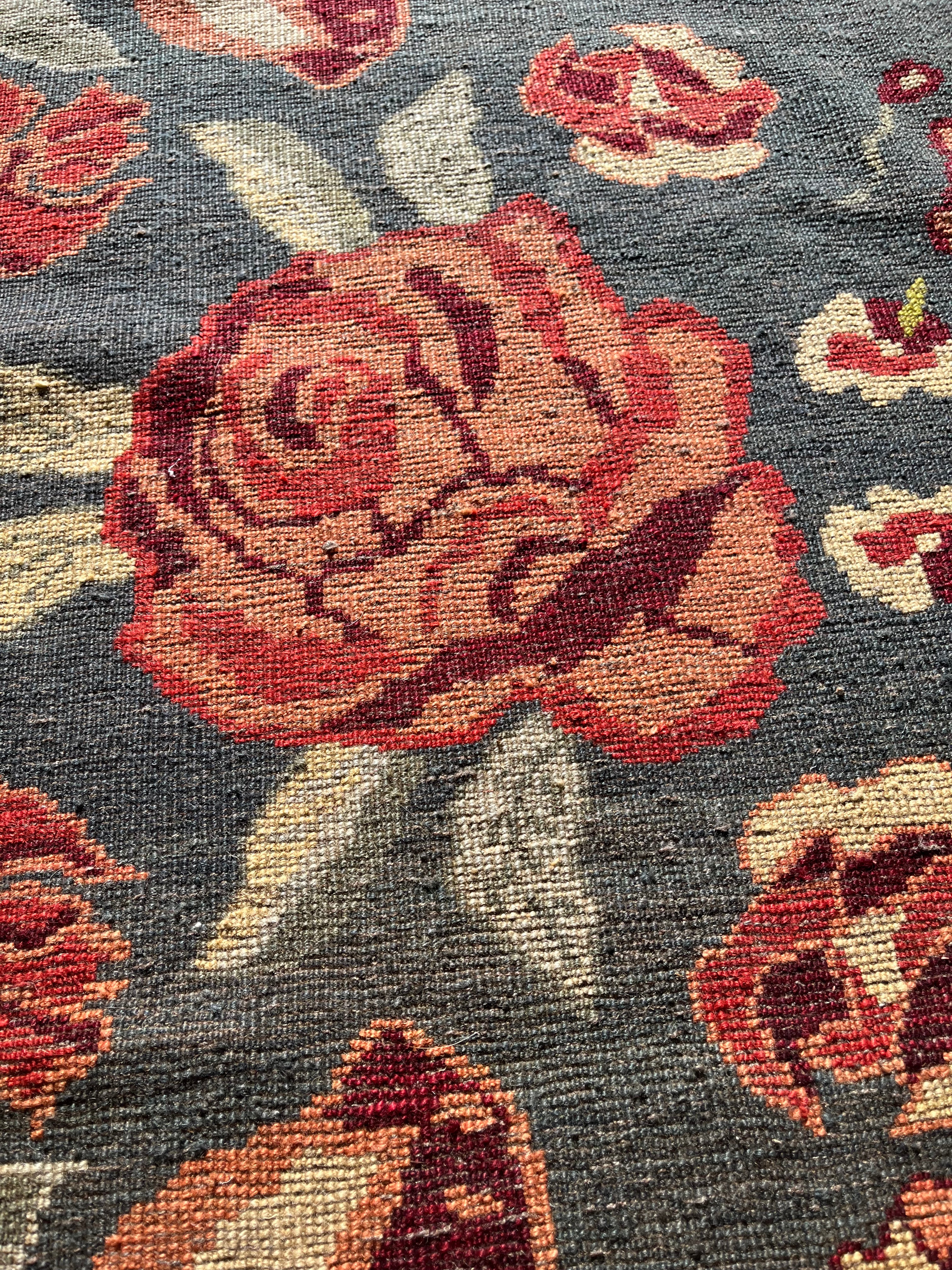 Buket Dark Floral Brown Rug