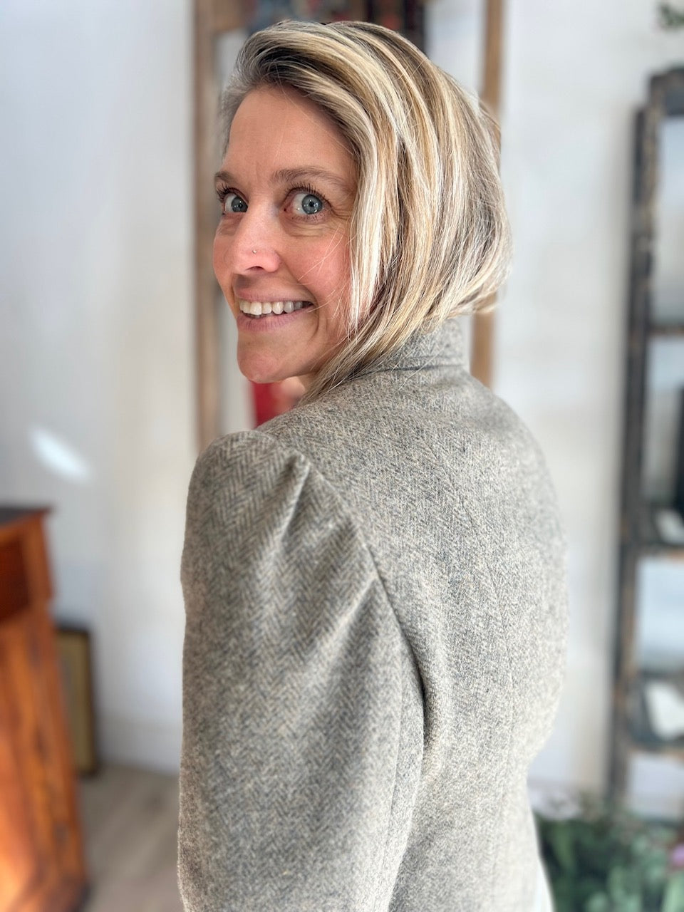 Vintage Herringbone Cropped Wool Blazer