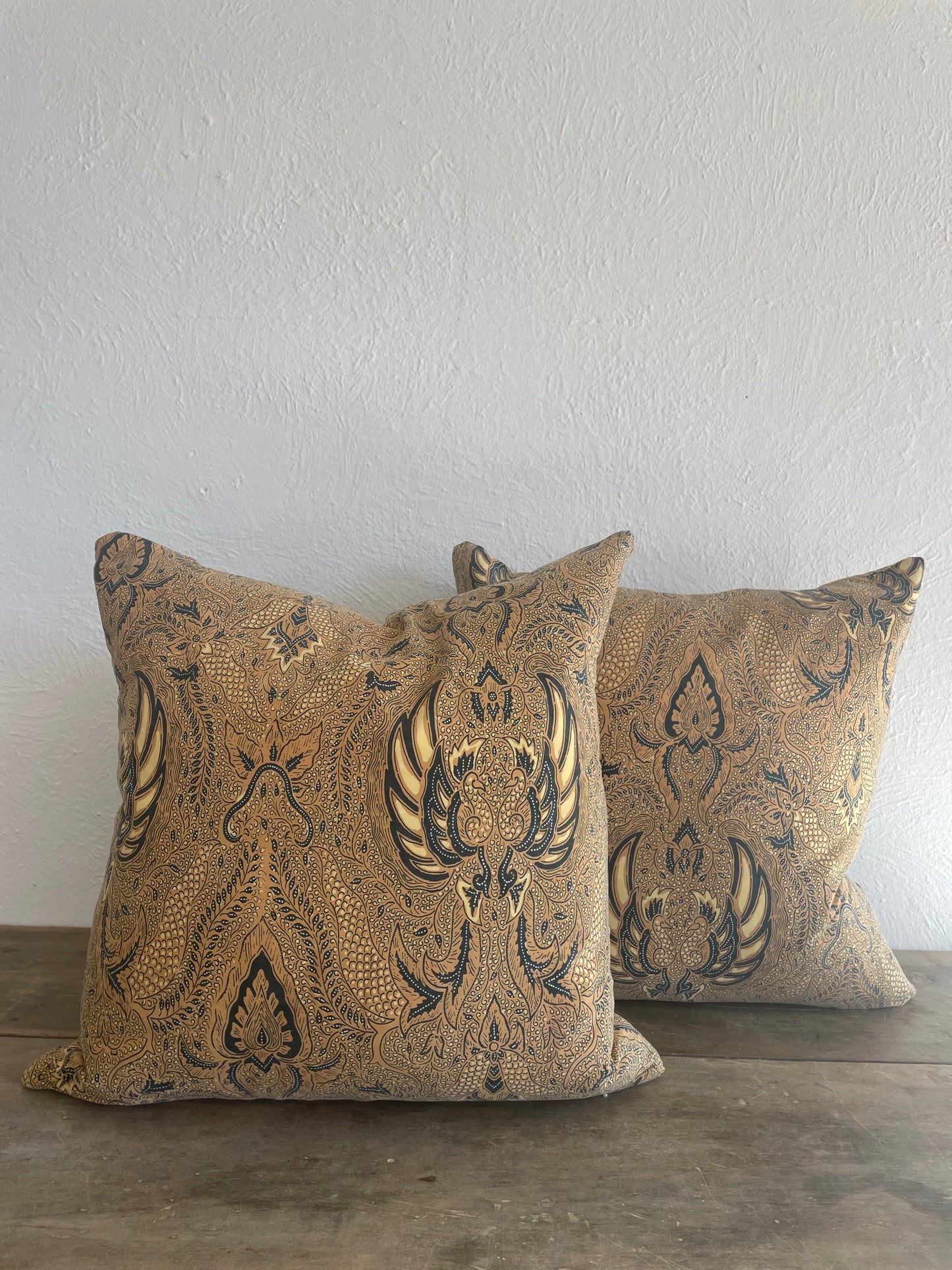 Vntg Balinese Phenix Palomino/Navy Pillow