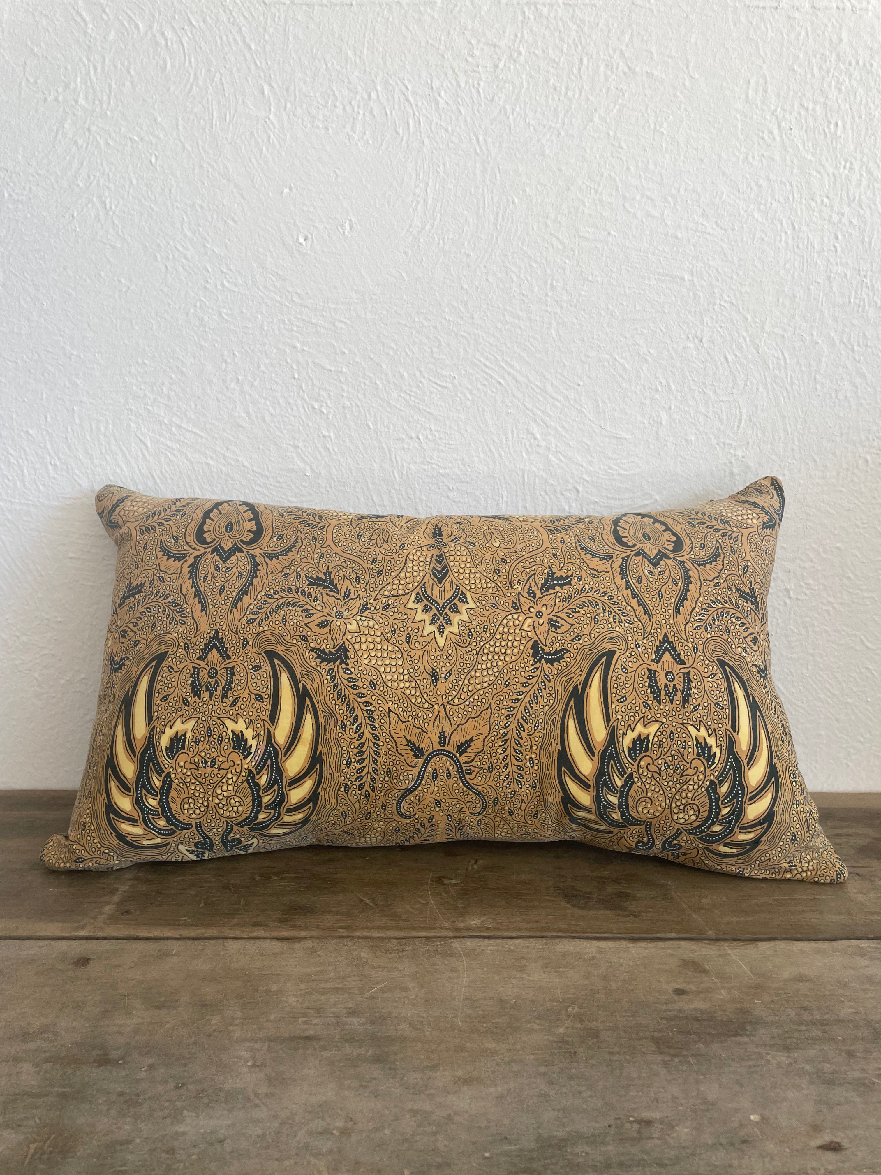 Vntg Balinese Phenix Palomino/Navy Pillow