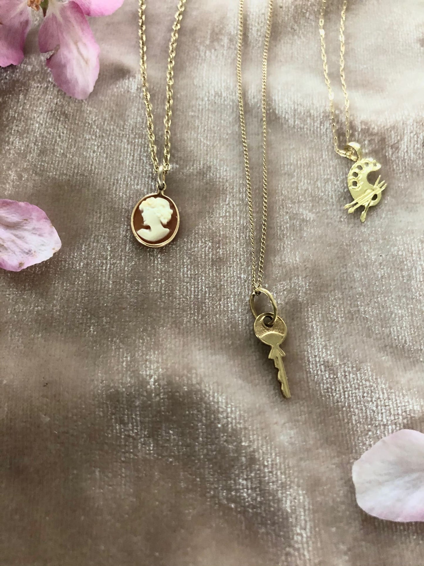 Vintage Cameo with Solid Gold Chain