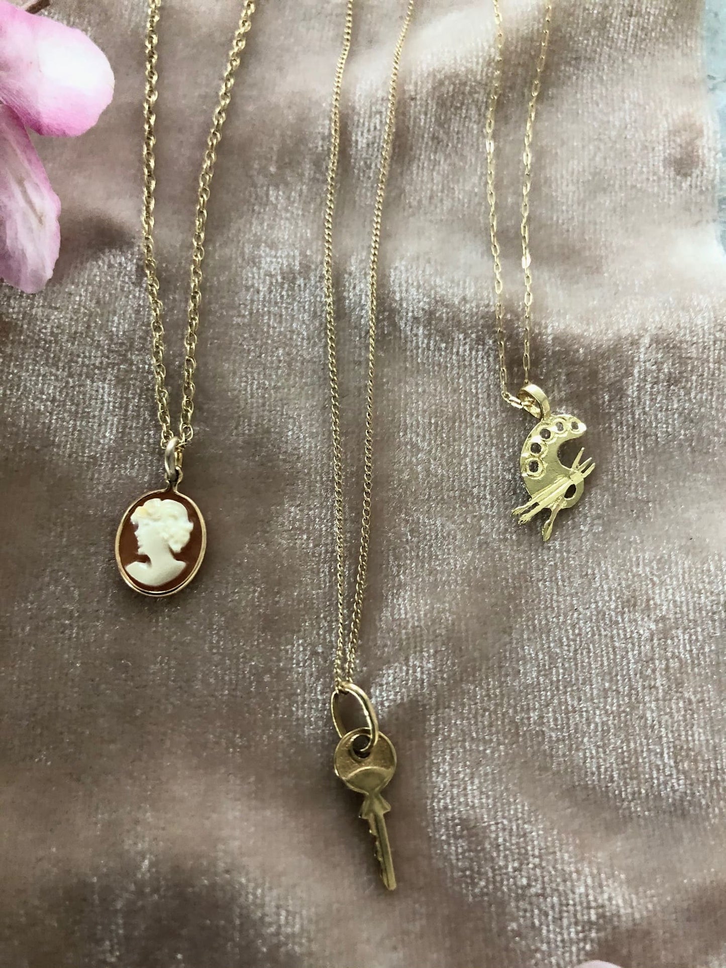 Vintage Cameo with Solid Gold Chain